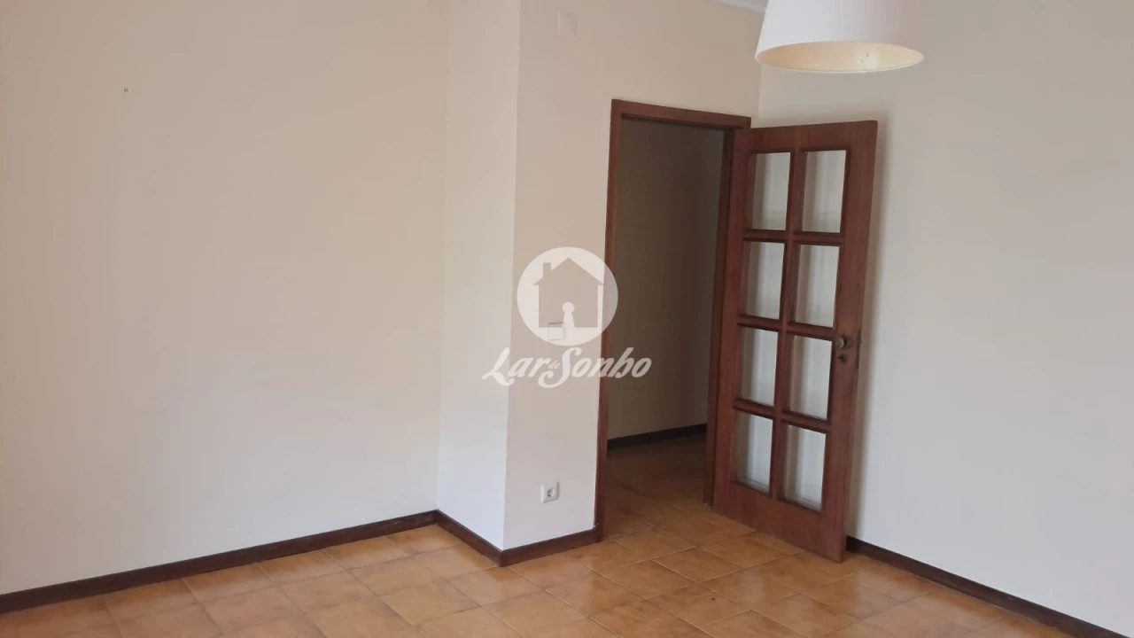 Apartamento T2 para Arrendamento em Paranhos Foto 2