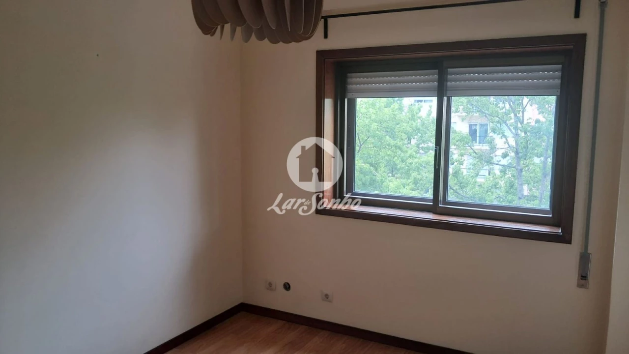 Apartamento T2 para Arrendamento em Paranhos Foto 3
