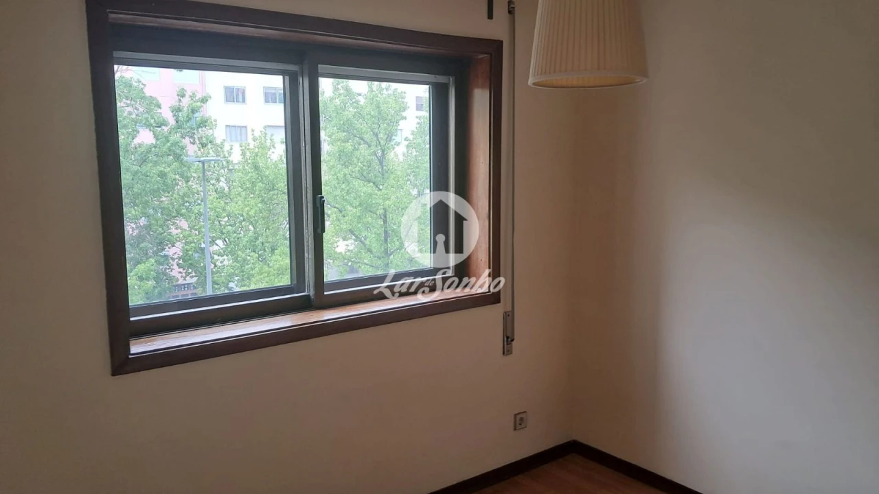 Apartamento T2 para Arrendamento em Paranhos Foto 5