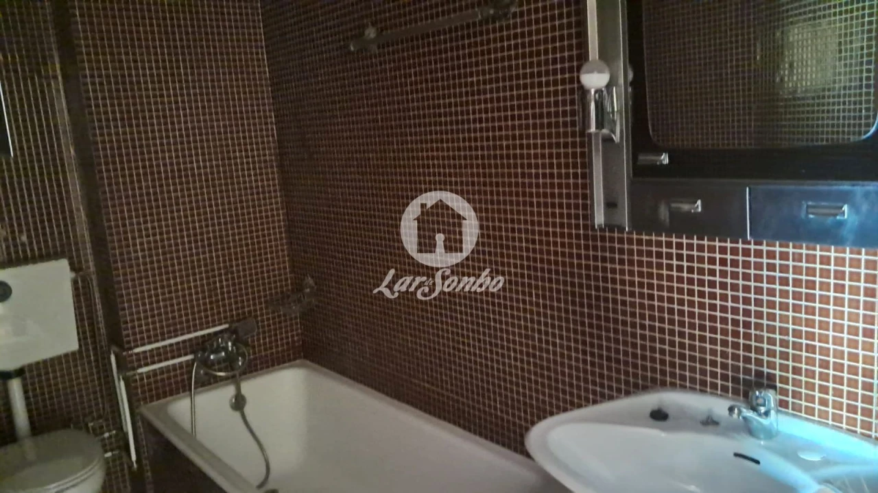 Apartamento T2 para Arrendamento em Paranhos Foto 11