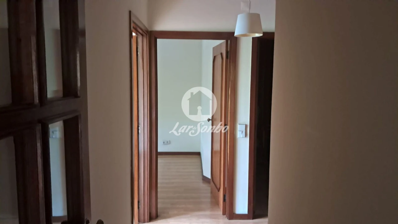 Apartamento T2 para Arrendamento em Paranhos Foto 18