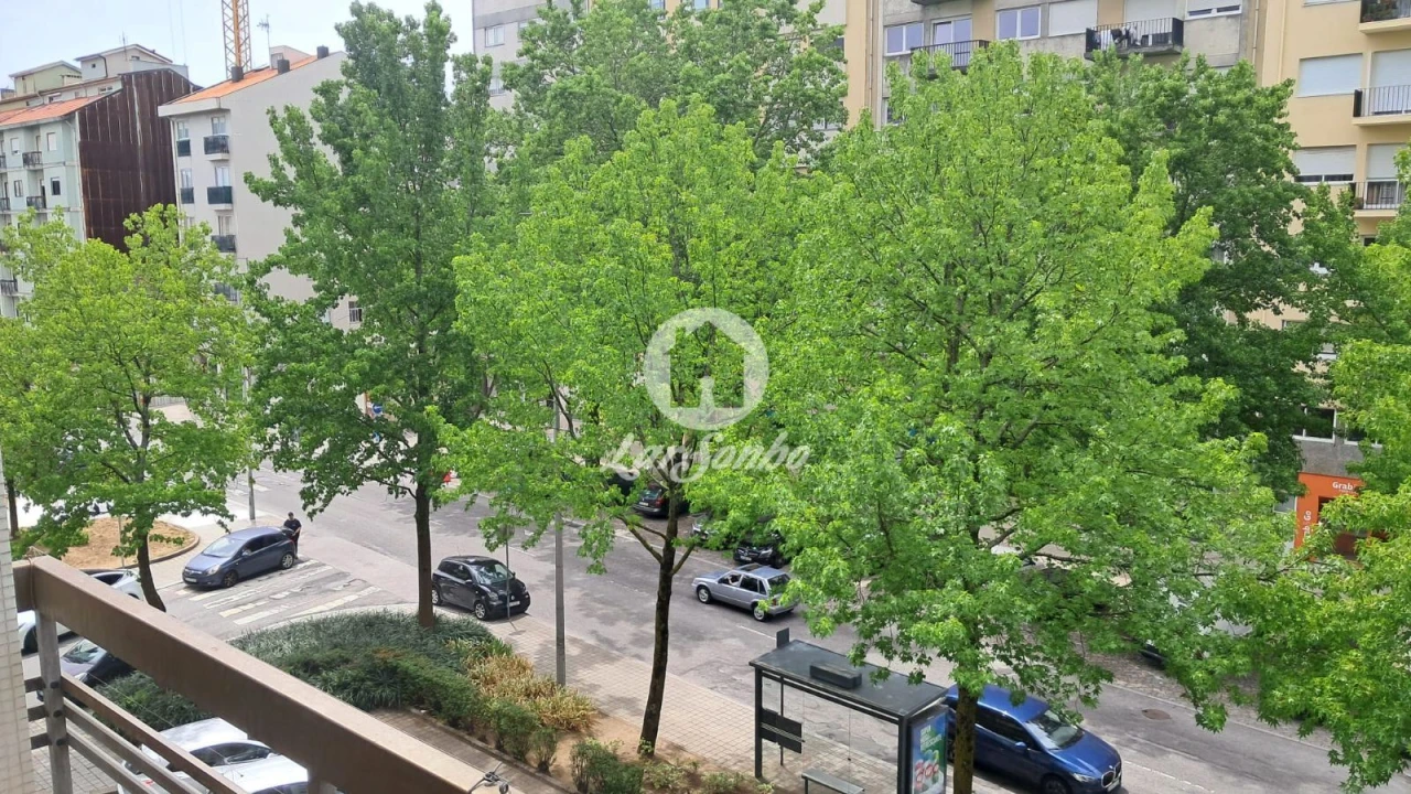 Apartamento T2 para Arrendamento em Paranhos Foto 19
