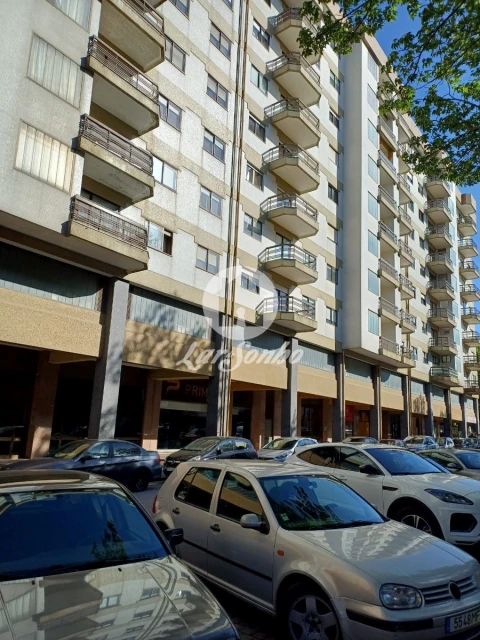 Apartamento T2 para Arrendamento em Paranhos