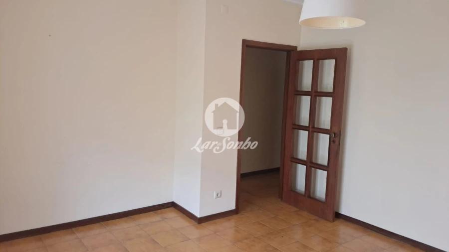 Apartamento T2 para Arrendamento em Paranhos Foto 2