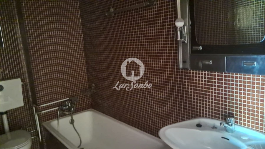 Apartamento T2 para Arrendamento em Paranhos Foto 11