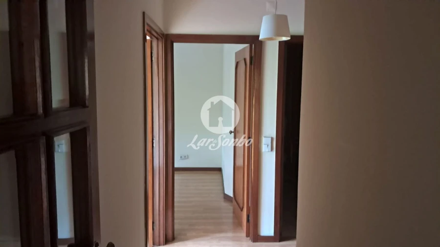 Apartamento T2 para Arrendamento em Paranhos Foto 18