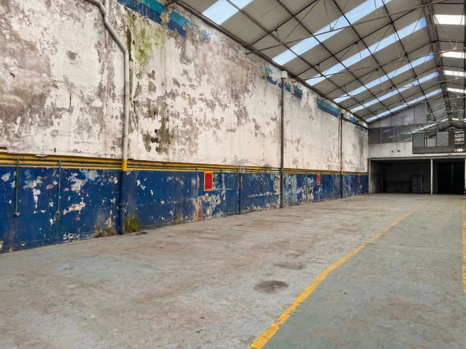 Armazém para Venda em Santa Marinha e São Pedro da Afurada Foto 2