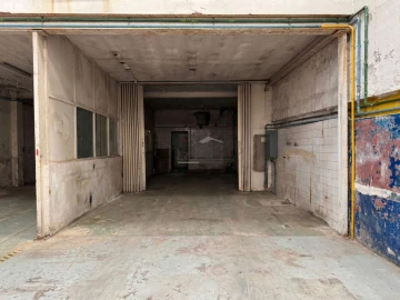 Armazém para Venda em Santa Marinha e São Pedro da Afurada