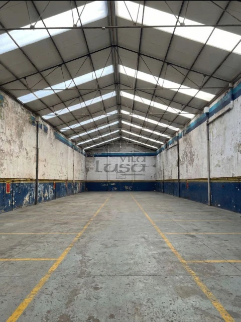 Armazém para Venda em Santa Marinha e São Pedro da Afurada