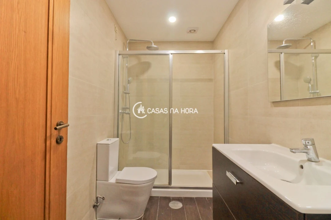 Apartamento T4 para Arrendamento em Ramalde Foto 22