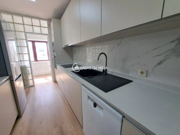 Apartamento T4 para Arrendamento em Ramalde