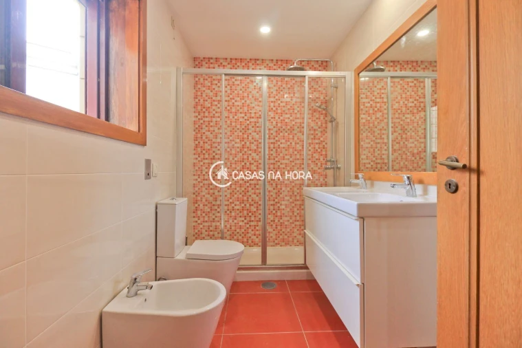 Apartamento T4 para Arrendamento em Ramalde Foto 7