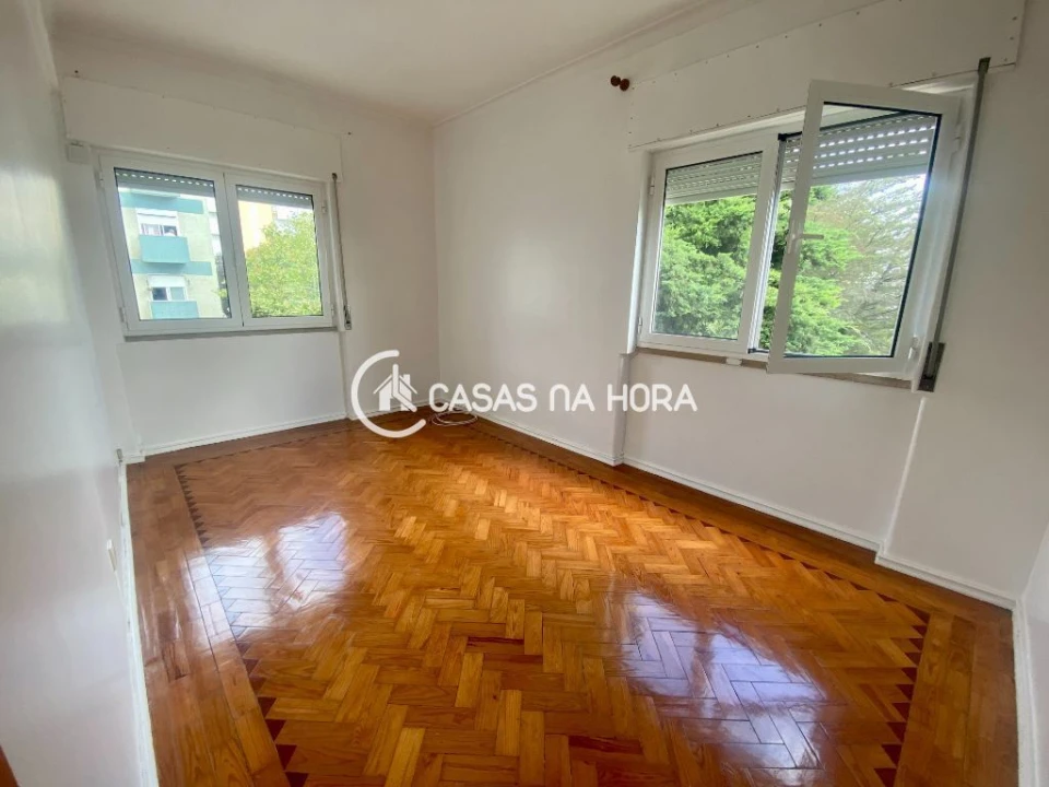 Apartamento T3 para Venda em Almada, Cova da Piedade, Pragal e Cacilhas Foto 1