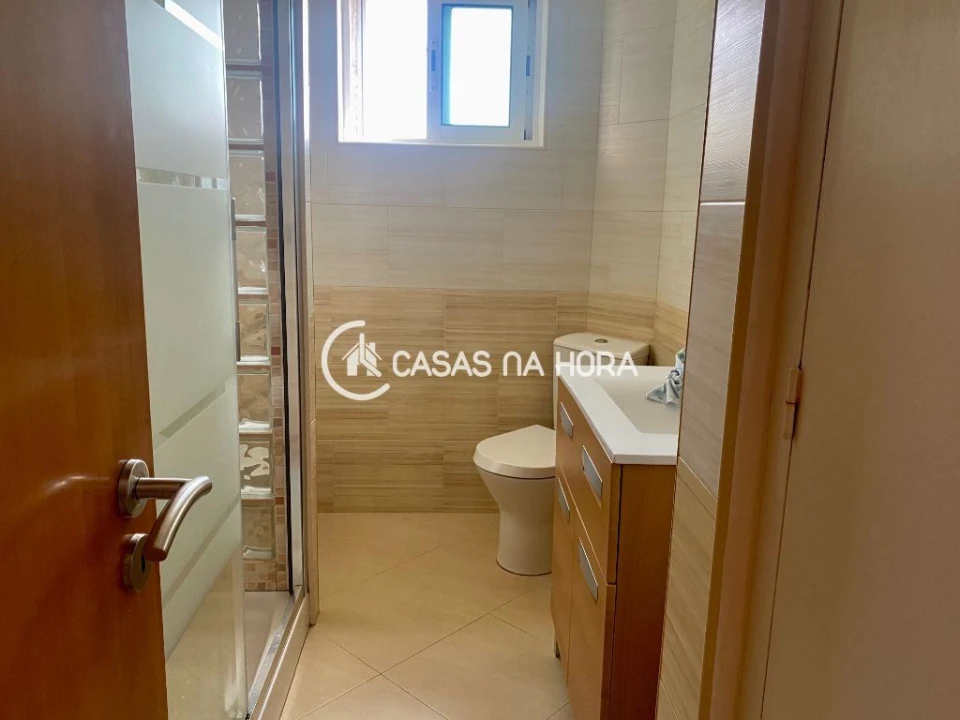 Apartamento T3 para Venda em Almada, Cova da Piedade, Pragal e Cacilhas Foto 14