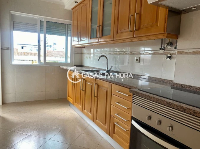 Apartamento T3 para Venda em Almada, Cova da Piedade, Pragal e Cacilhas Foto 5