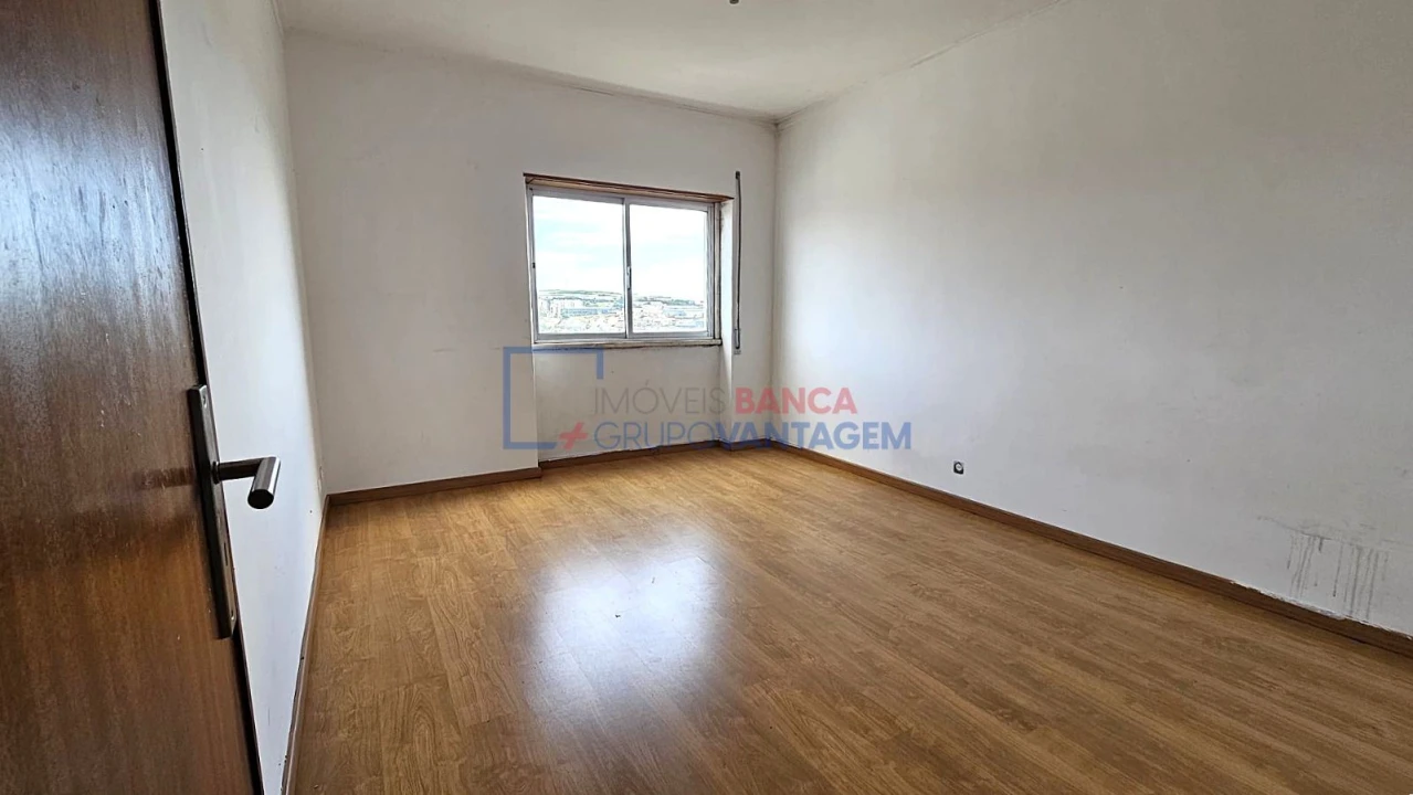 Apartamento T3 para Venda em Agualva e Mira-Sintra Foto 13