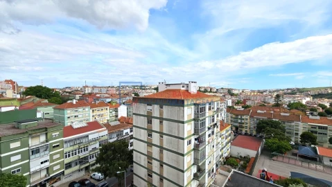 Apartamento T3 para Venda em Agualva e Mira-Sintra