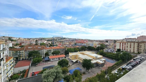 Apartamento T3 para Venda em Agualva e Mira-Sintra