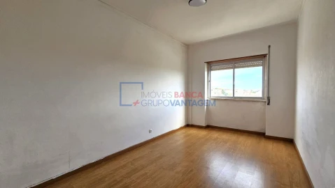 Apartamento T3 para Venda em Agualva e Mira-Sintra