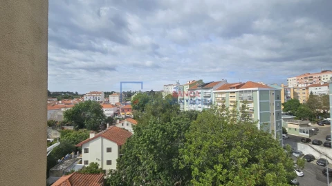 Apartamento T3 para Venda em Agualva e Mira-Sintra