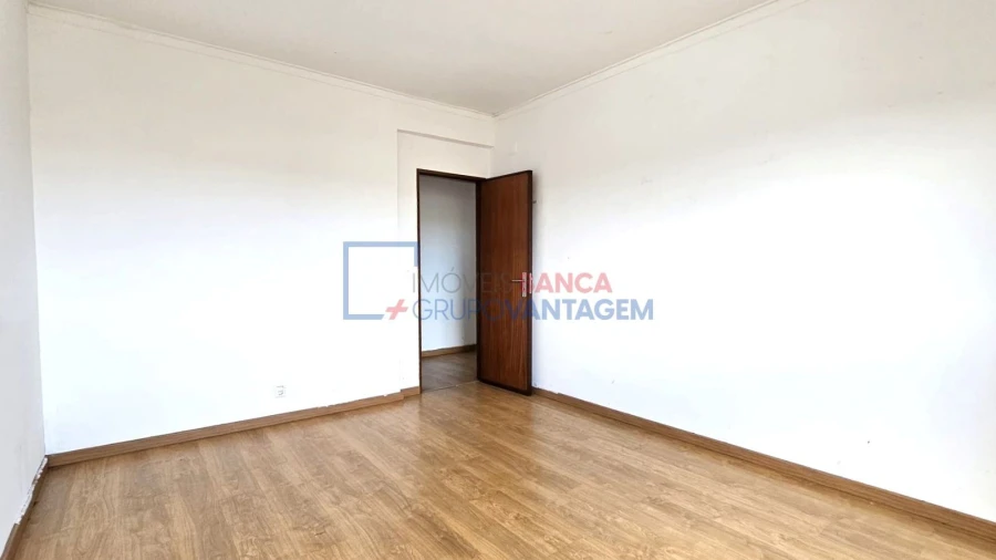 Apartamento T3 para Venda em Agualva e Mira-Sintra Foto 12