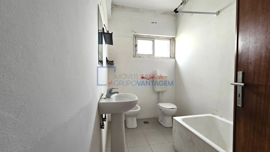 Apartamento T3 para Venda em Agualva e Mira-Sintra Foto 15