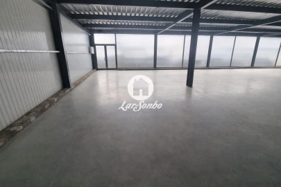 Loja para Arrendamento em Alheira e Igreja Nova