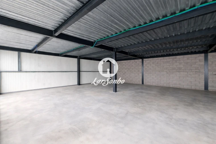 Loja para Arrendamento em Alheira e Igreja Nova Foto 2