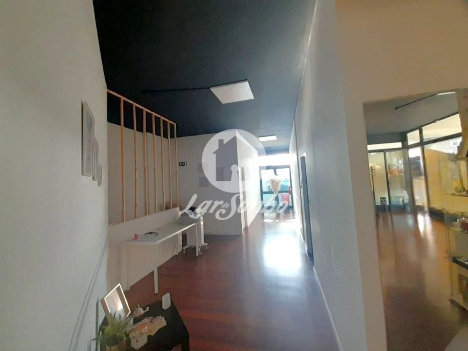 Loja para Arrendamento em Barcelos, V.Boa, V.Frescainha Foto 3