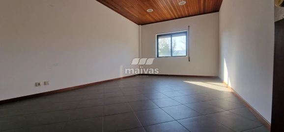 Escritório para Venda em Vila Verde e Barbudo