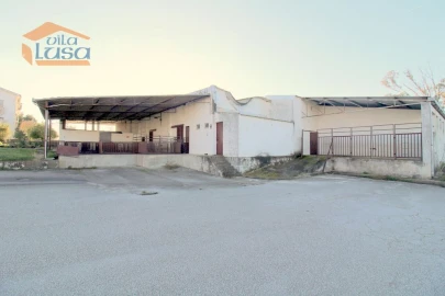 Armazém para Venda em Oliveira do Hospital e São Paio de Gramaços