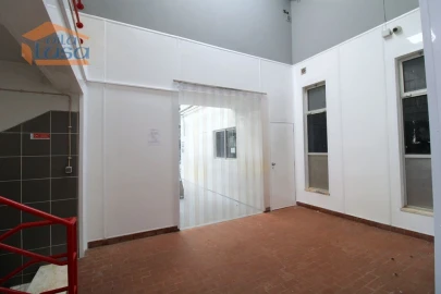 Armazém para Venda em Oliveira do Hospital e São Paio de Gramaços