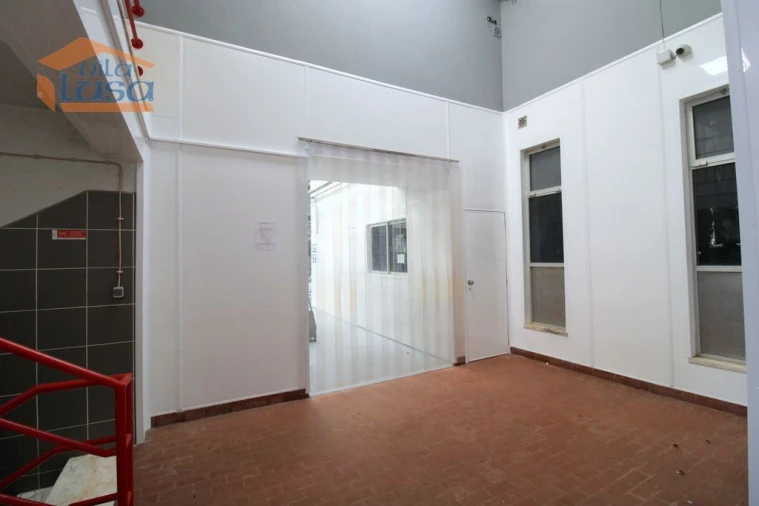 Armazém para Venda em Oliveira do Hospital e São Paio de Gramaços Foto 8