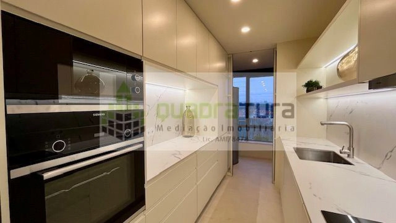 Apartamento T3 para Venda em Aldoar, Foz do Douro e Nevogilde Foto 8