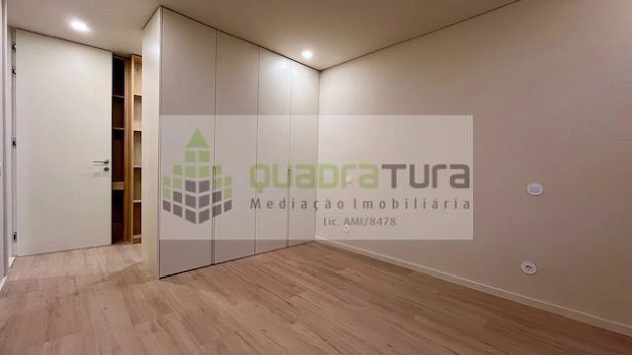 Apartamento T3 para Venda em Aldoar, Foz do Douro e Nevogilde Foto 13