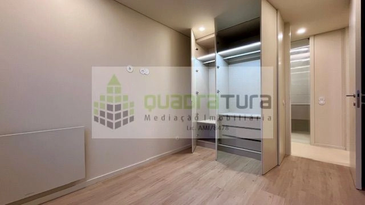 Apartamento T3 para Venda em Aldoar, Foz do Douro e Nevogilde Foto 21