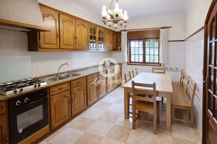 Moradia T4 para Venda em Estela Foto 8