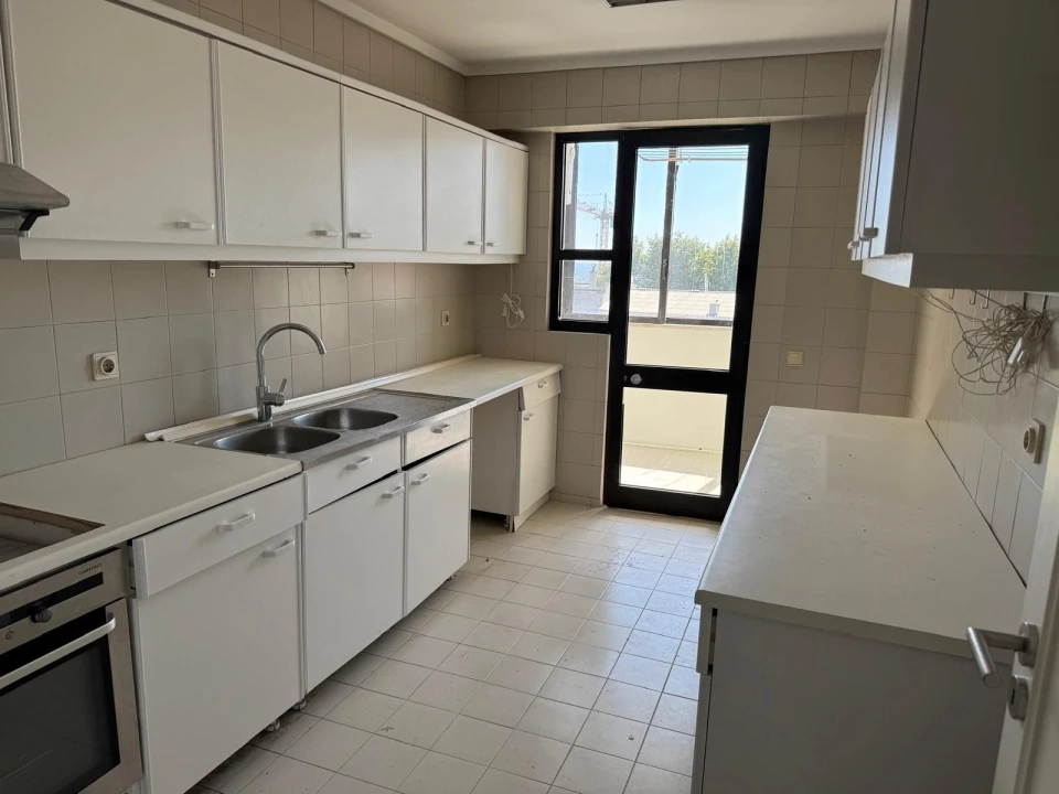 Apartamento T3 para Arrendamento em Aldoar, Foz do Douro e Nevogilde Foto 15