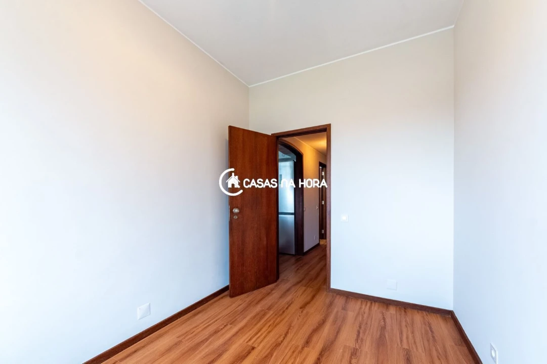 Apartamento T3 para Arrendamento em Santa Marinha e São Pedro da Afurada Foto 16