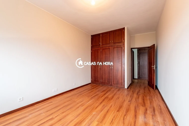 Apartamento T3 para Arrendamento em Santa Marinha e São Pedro da Afurada Foto 6