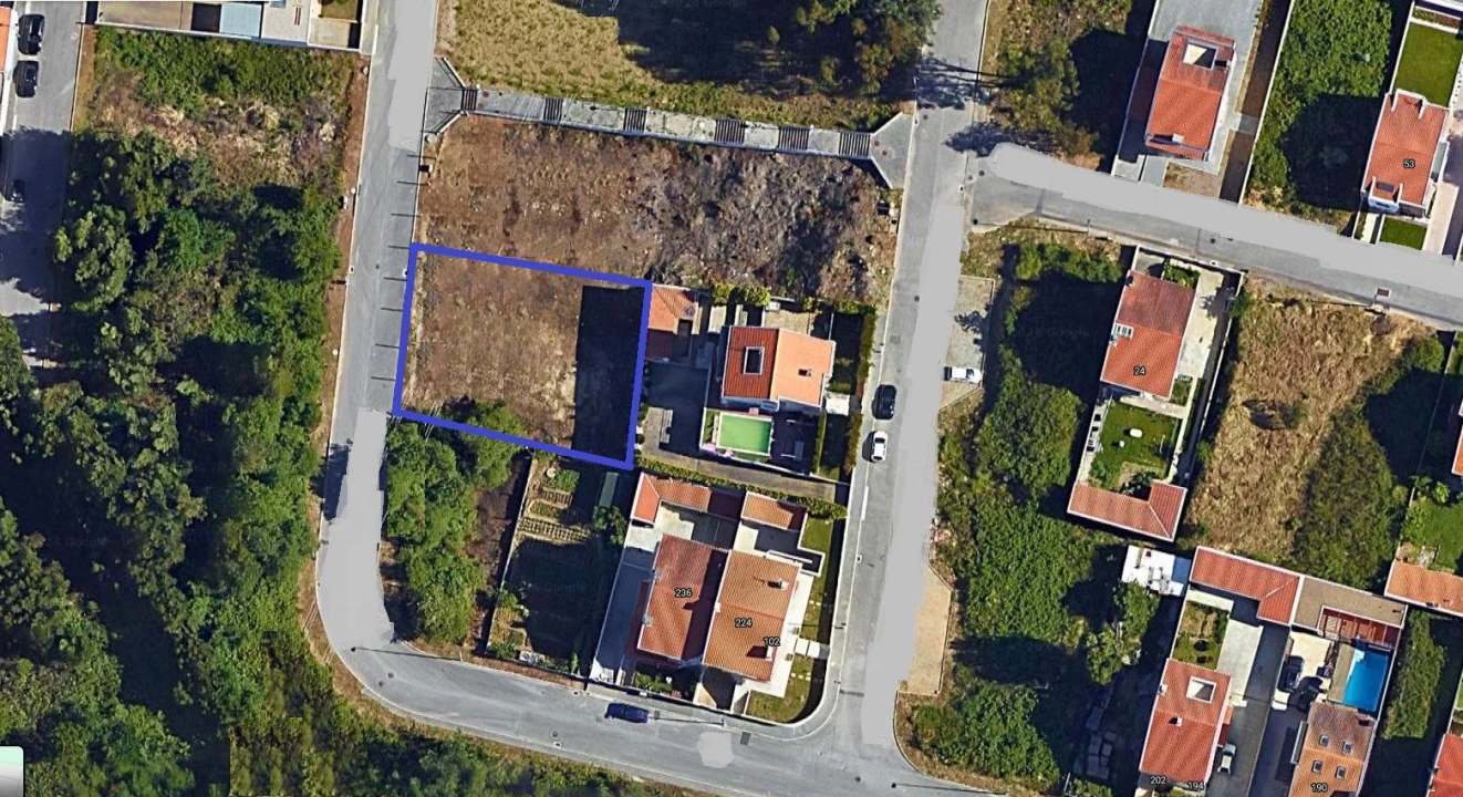 Terreno para Venda em Arcozelo Foto 1