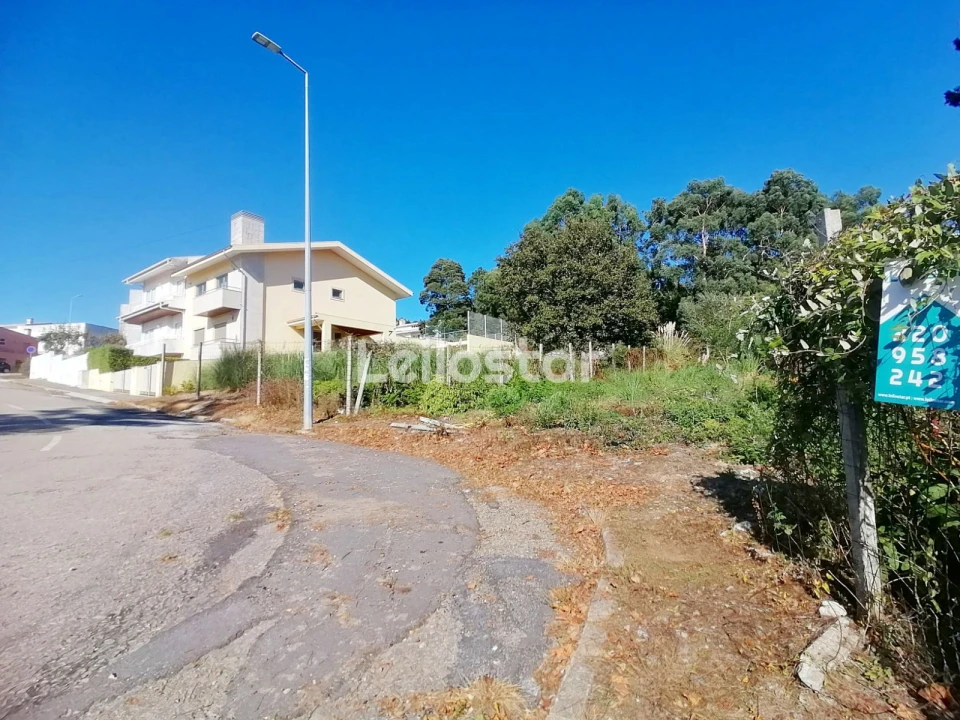 Terreno para Venda em Arcozelo Foto 1