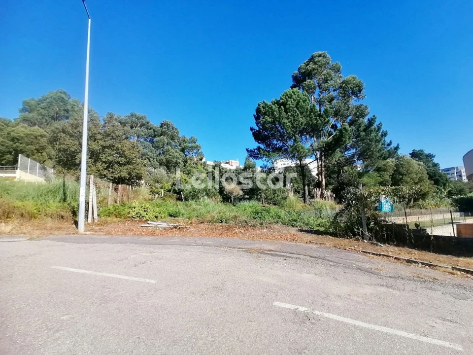 Terreno para Venda em Arcozelo Foto 3