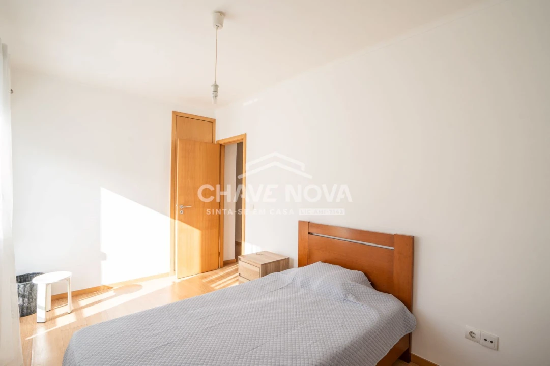 Apartamento T2 para Arrendamento em Arcozelo Foto 8