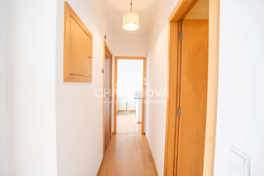 Apartamento T2 para Arrendamento em Arcozelo Foto 7