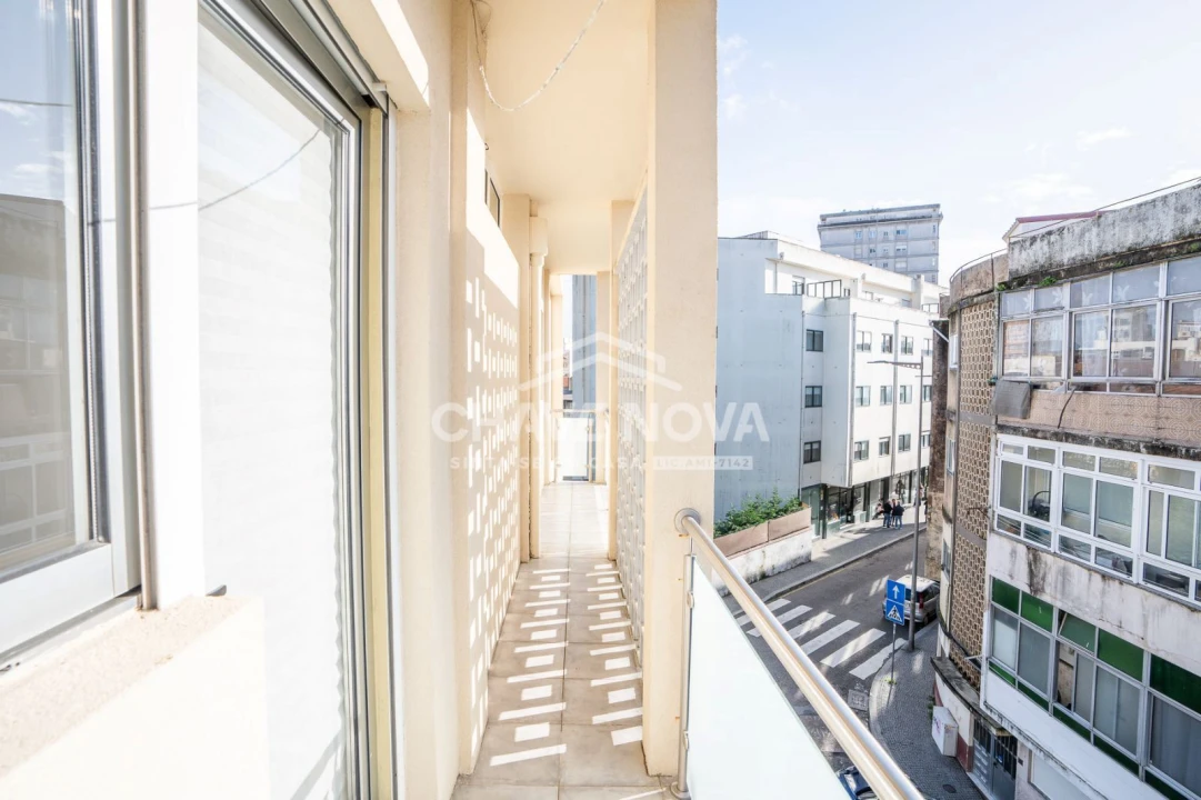 Apartamento T2 para Arrendamento em Arcozelo Foto 15