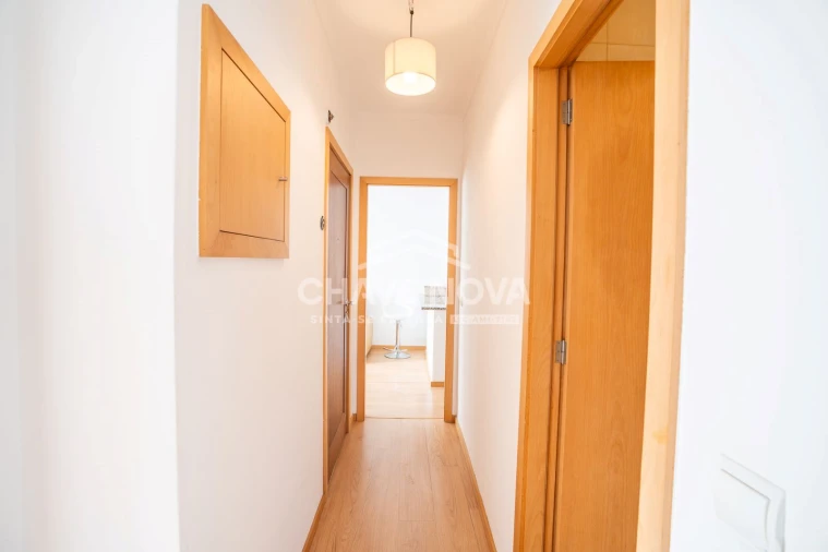 Apartamento T2 para Arrendamento em Arcozelo Foto 7