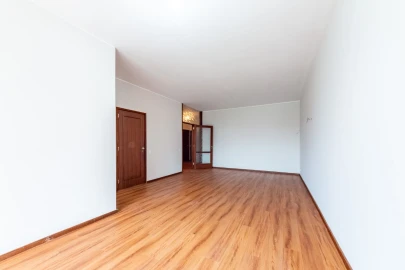 Apartamento T3 para Arrendamento em Arcozelo