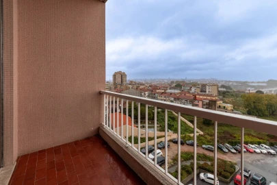 Apartamento T3 para Arrendamento em Arcozelo