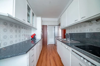 Apartamento T3 para Arrendamento em Arcozelo